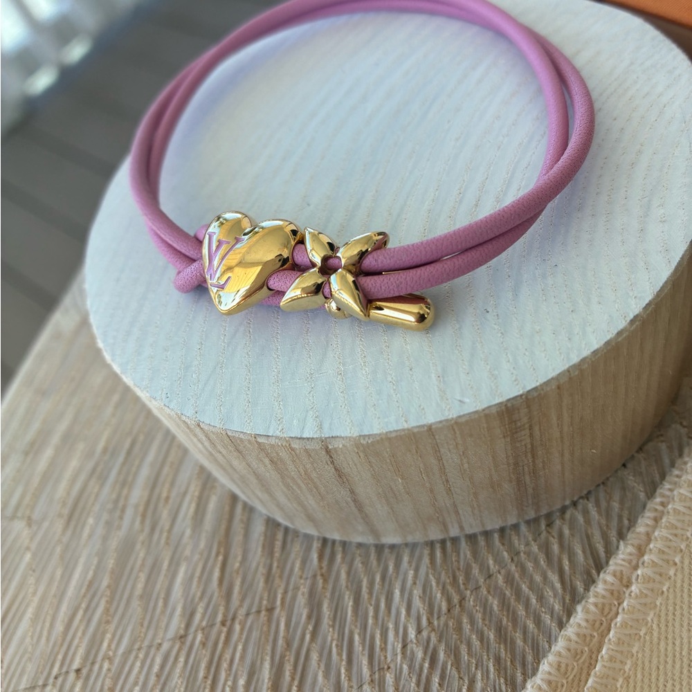 Louis Vuitton Bloom Heart Bracelet in Pink - Picture 4 of 6